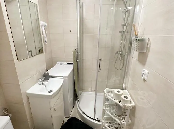 Anielewicza 26 Hotel *