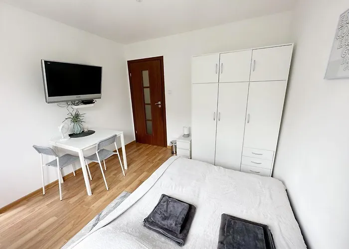 Anielewicza 26 * Warsaw